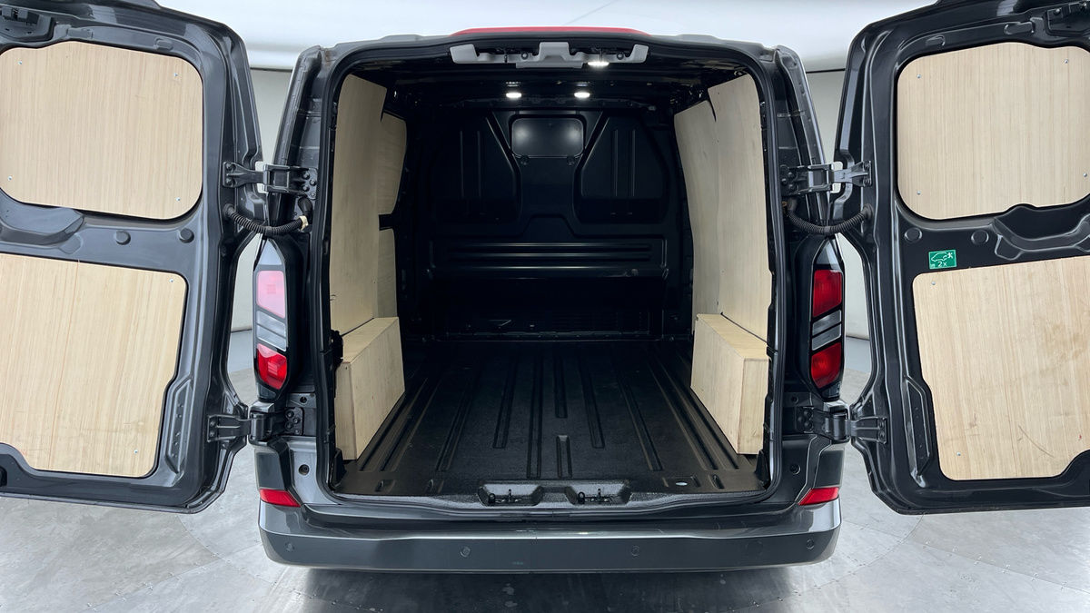 Ford Transit Custom Image 11