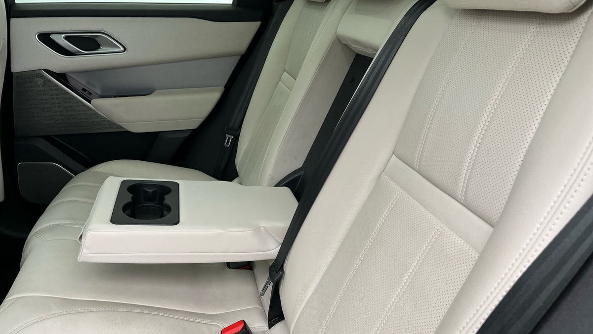 Land Rover Range Rover Velar Image 9
