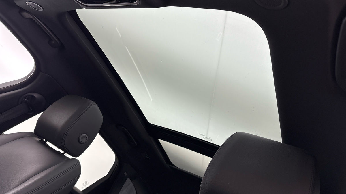 Land Rover Range Rover Velar Image 6