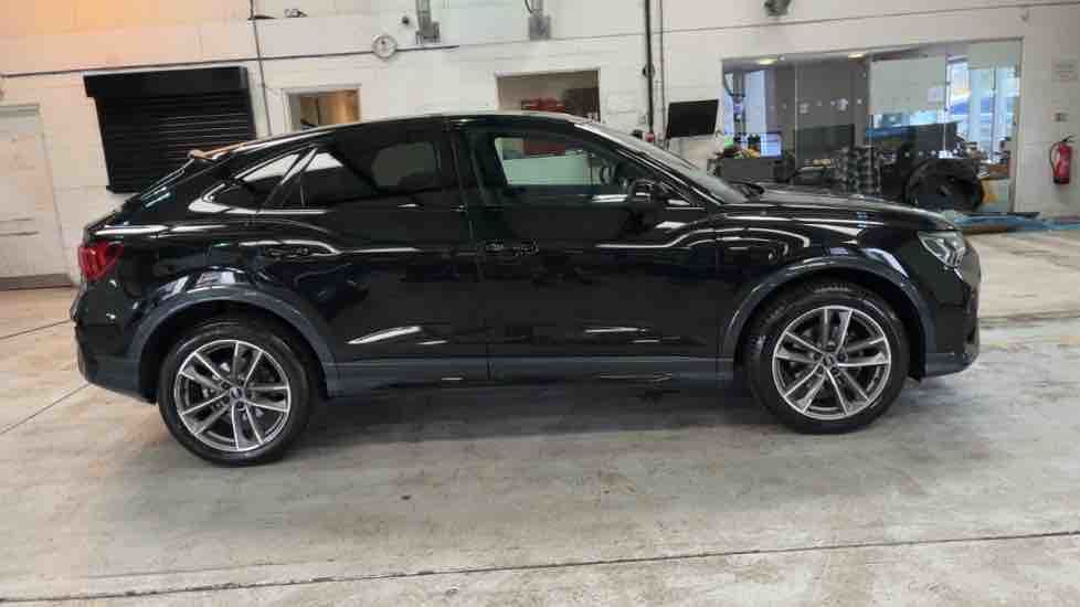 More views of Audi Q3
