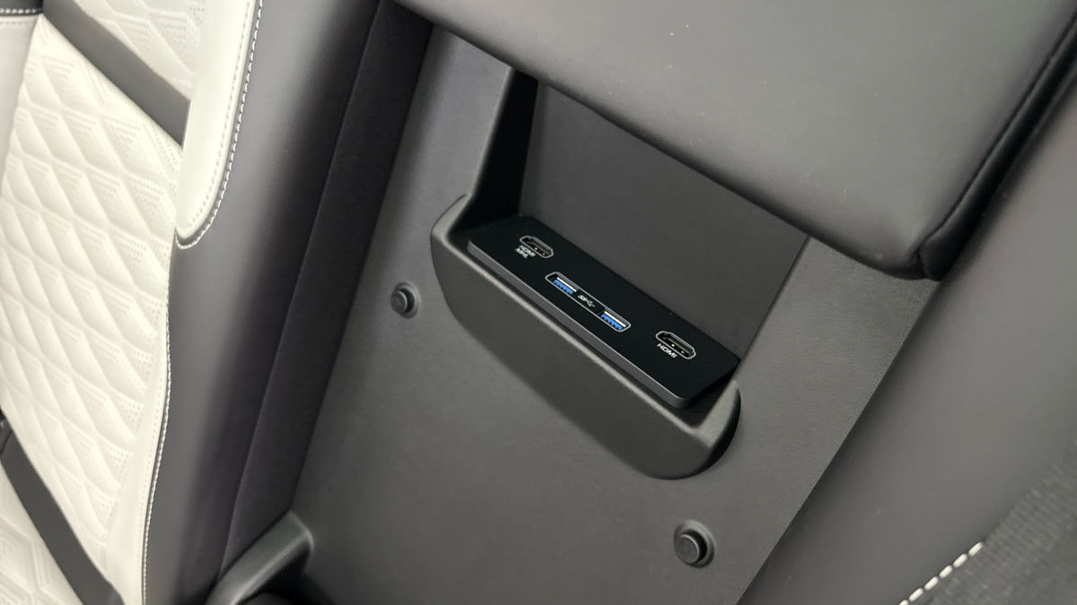 Land Rover Range Rover Velar Image 27