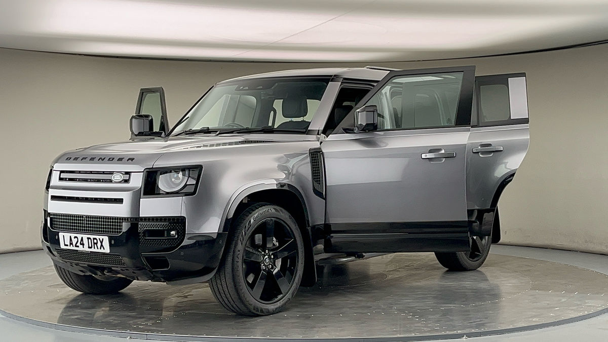 More views of Land Rover Defender 110