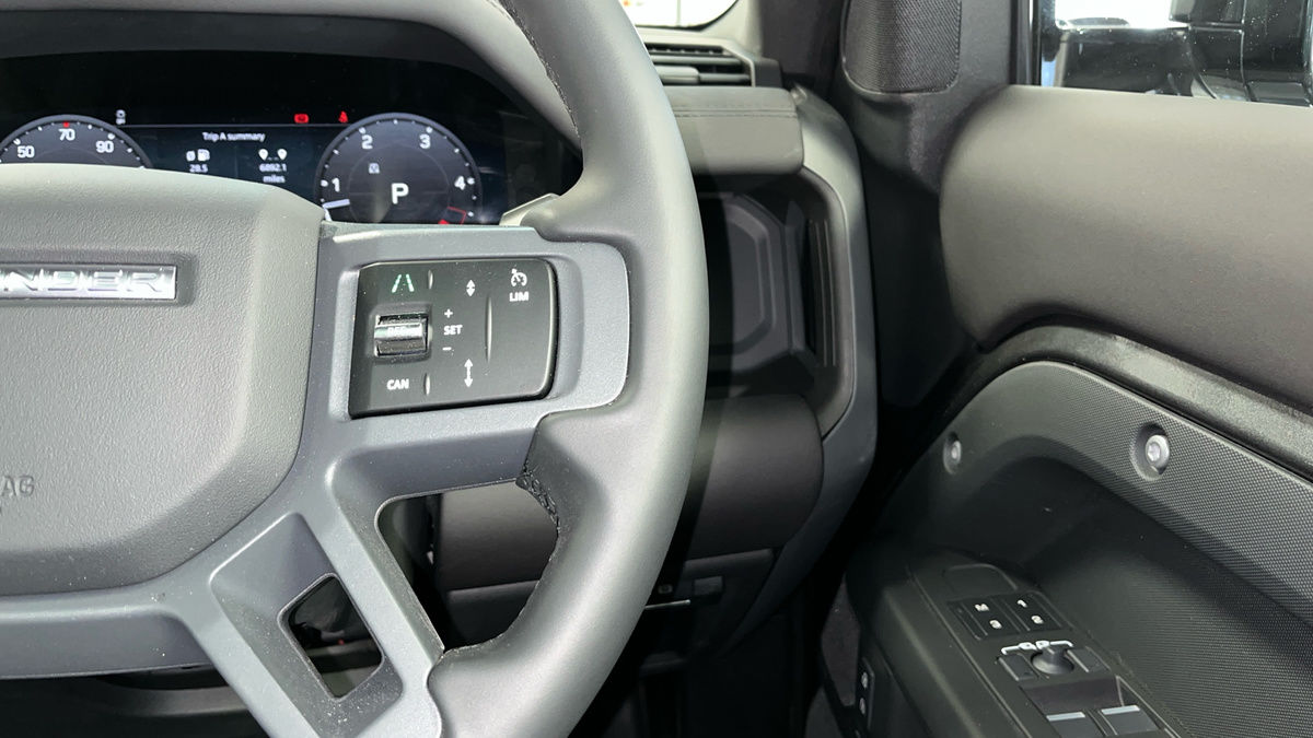 Land Rover Defender 110 Urban Image 27