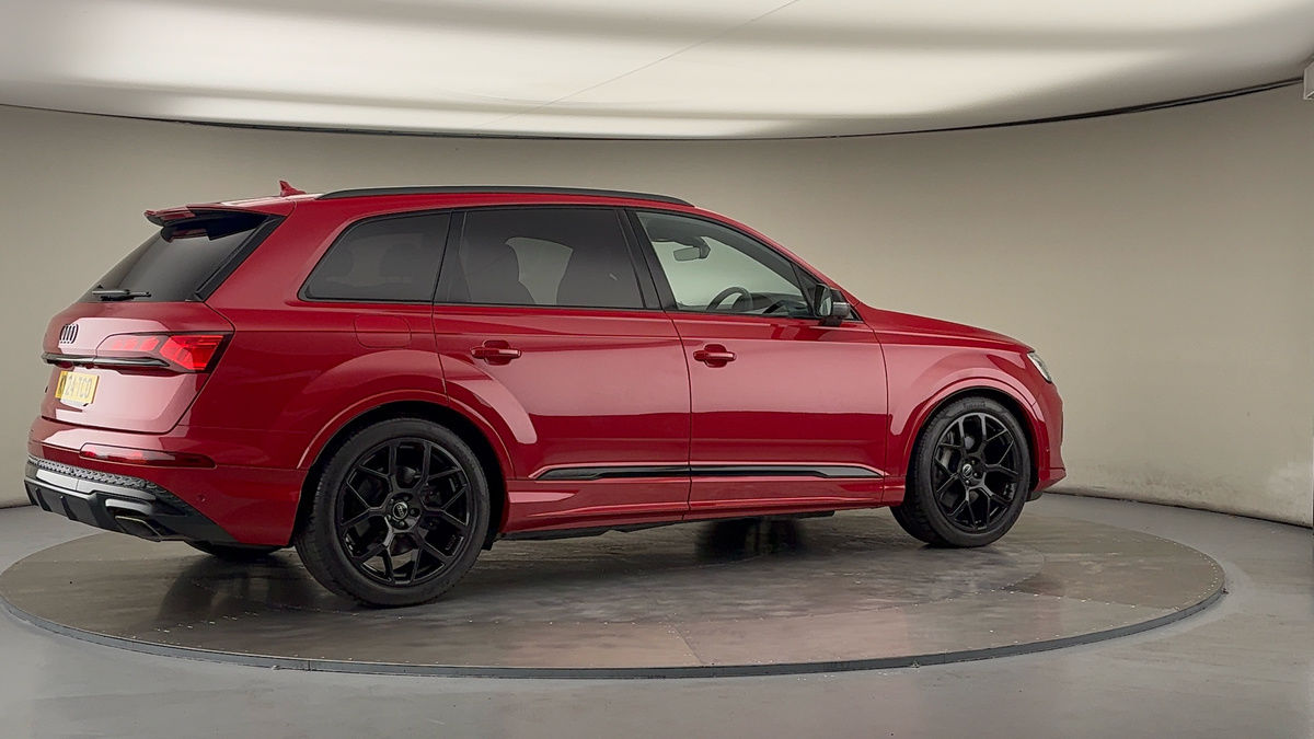 More views of Audi Q7