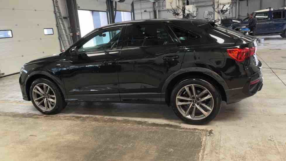 More views of Audi Q3