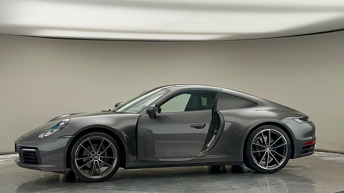 More views of Porsche 911