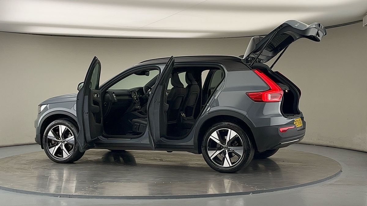 More views of Volvo XC40