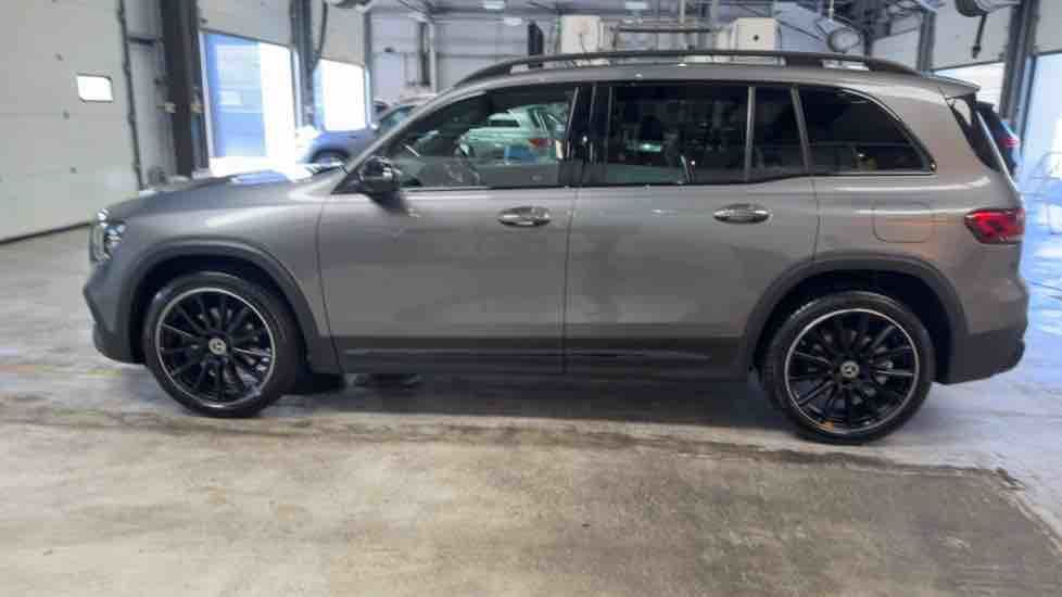 More views of Mercedes-Benz GLB