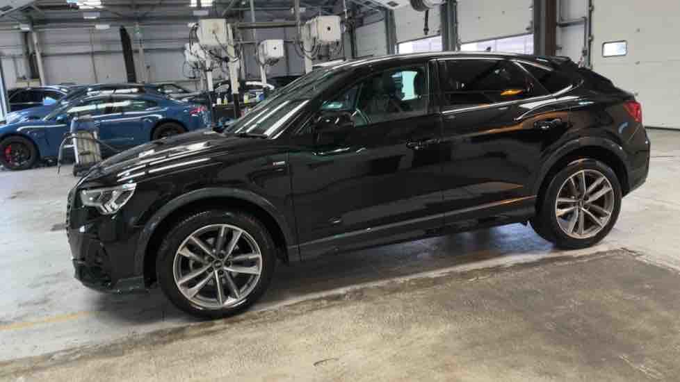 More views of Audi Q3