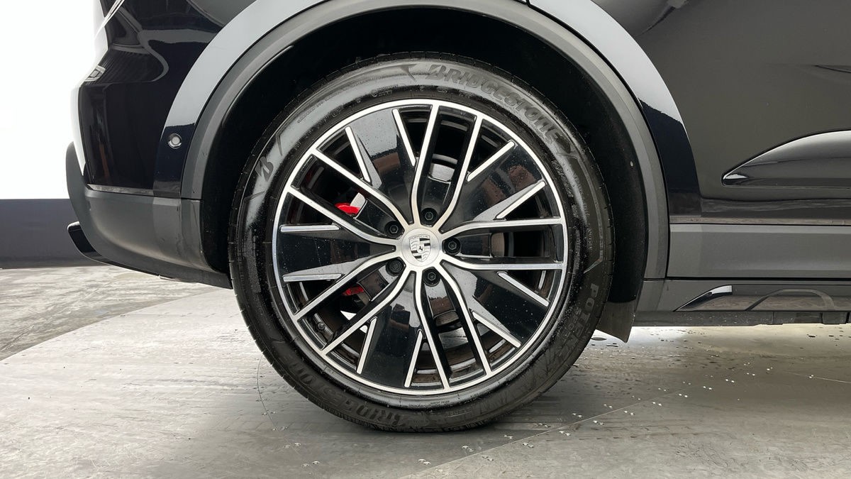Porsche Macan Image 10