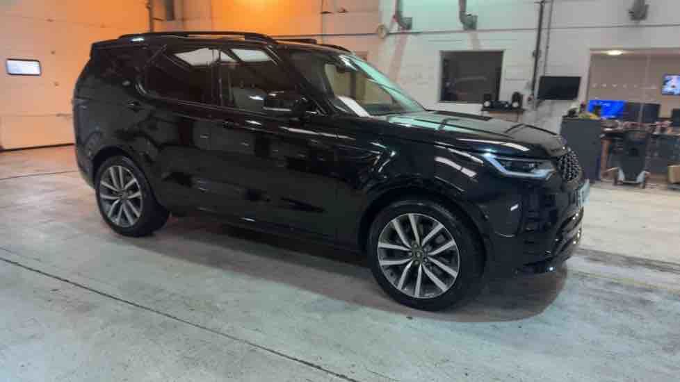 More views of Land Rover Discovery