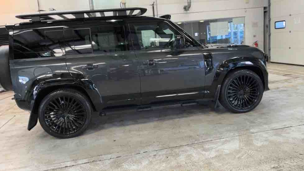 More views of Land Rover Defender 110
