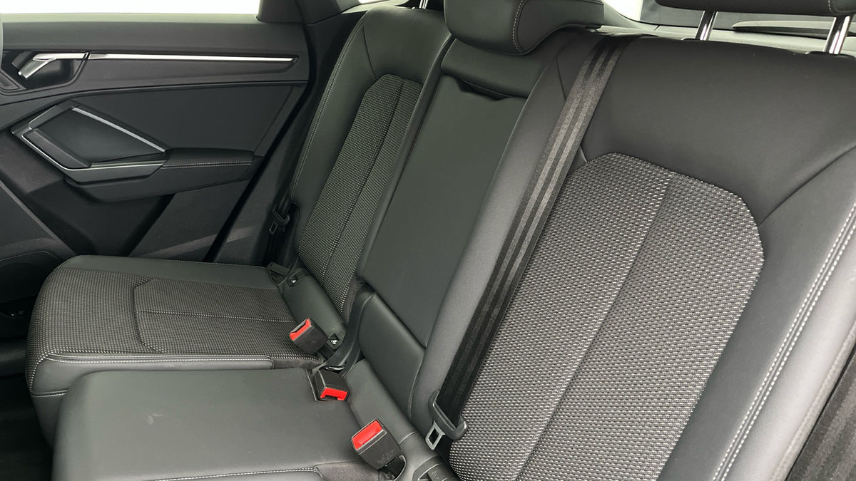Audi Q3 Image 8