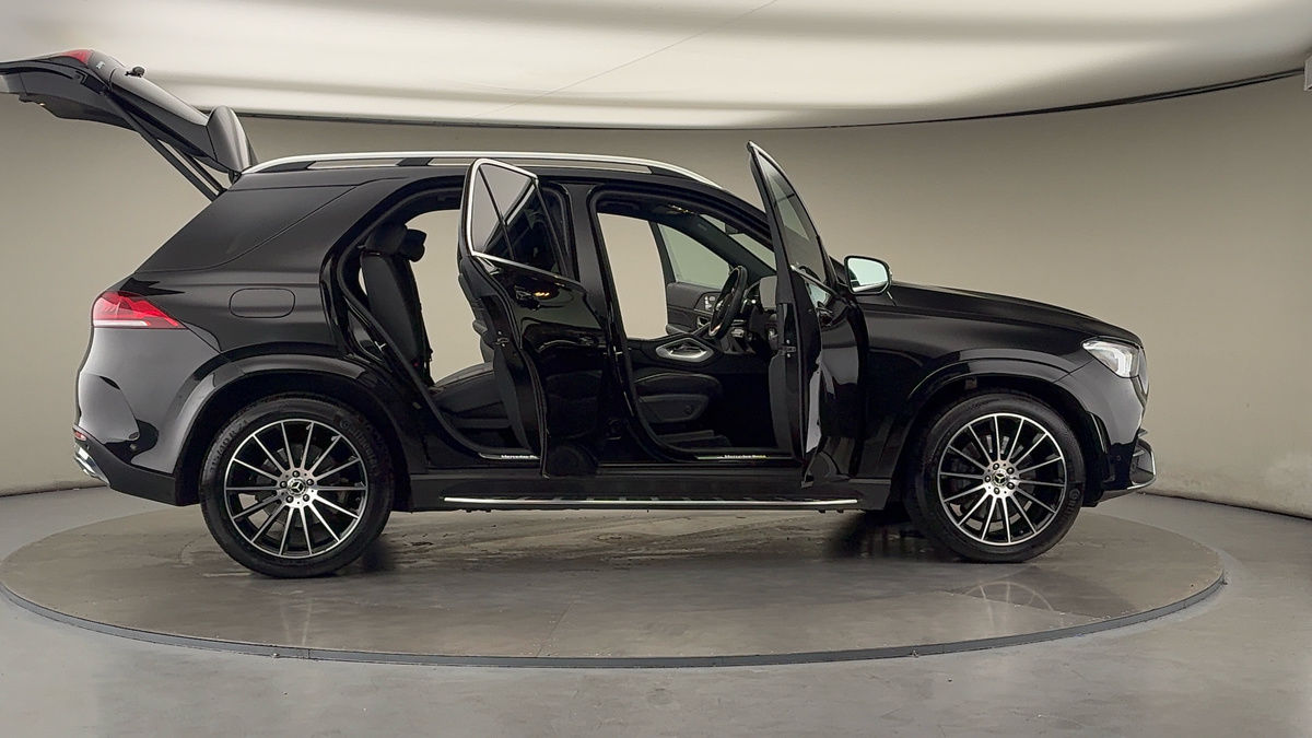 More views of Mercedes-Benz GLE