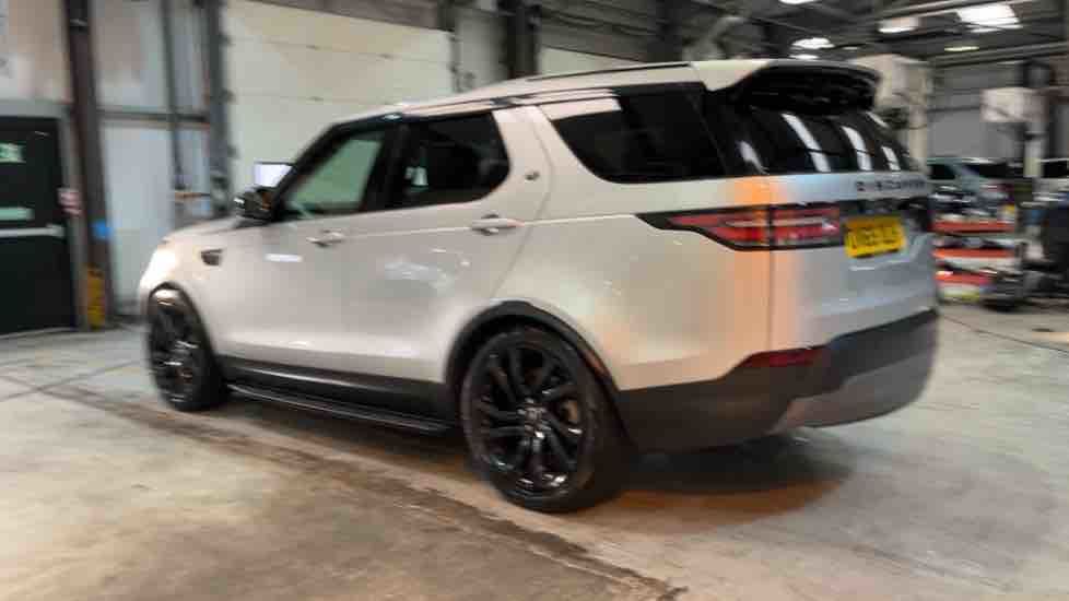 More views of Land Rover Discovery