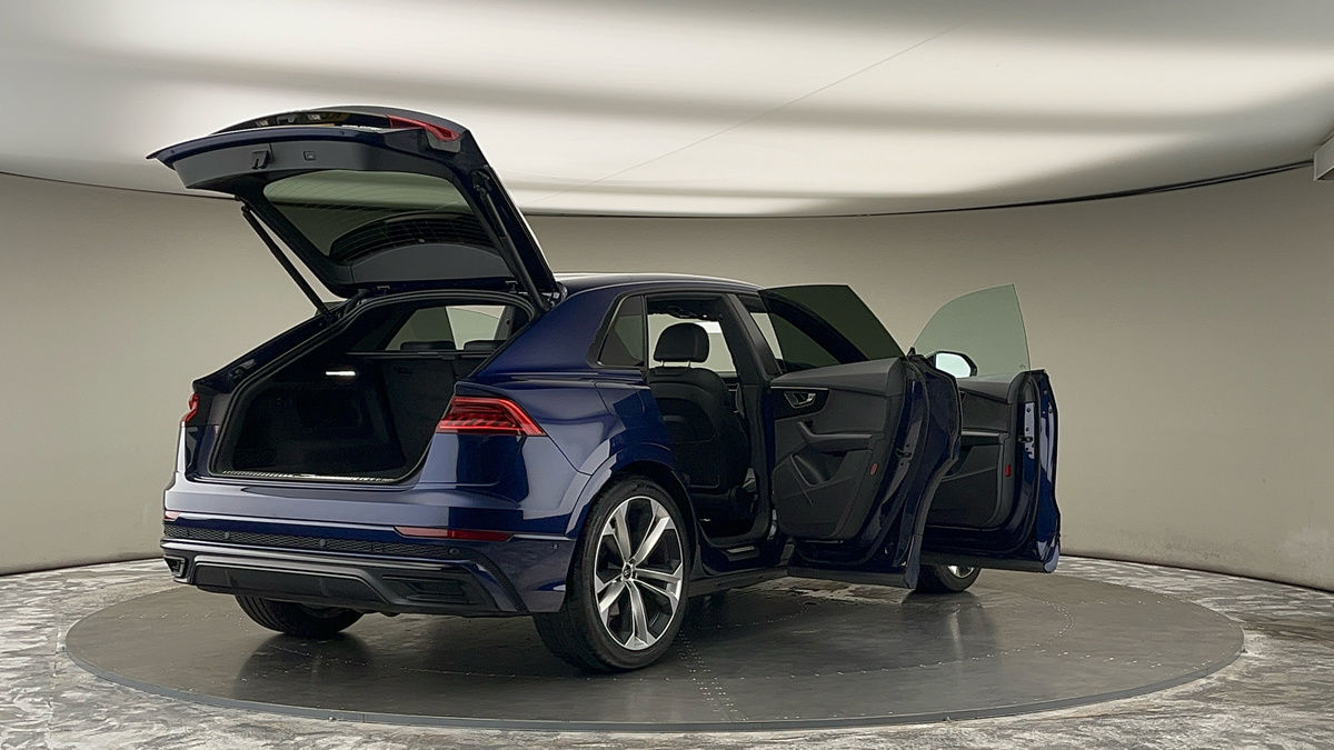 More views of Audi Q8