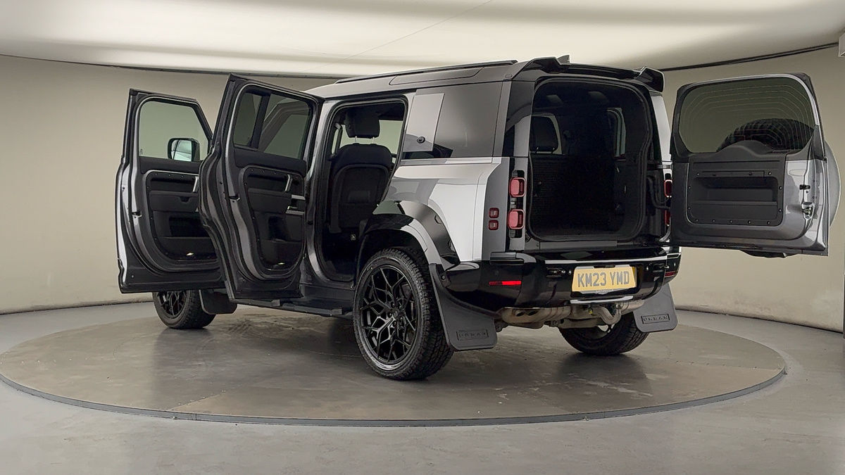 More views of Land Rover Defender 110