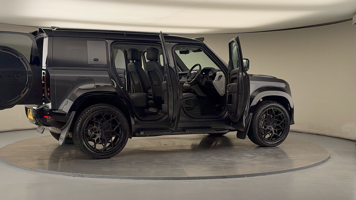 More views of Land Rover Defender 110