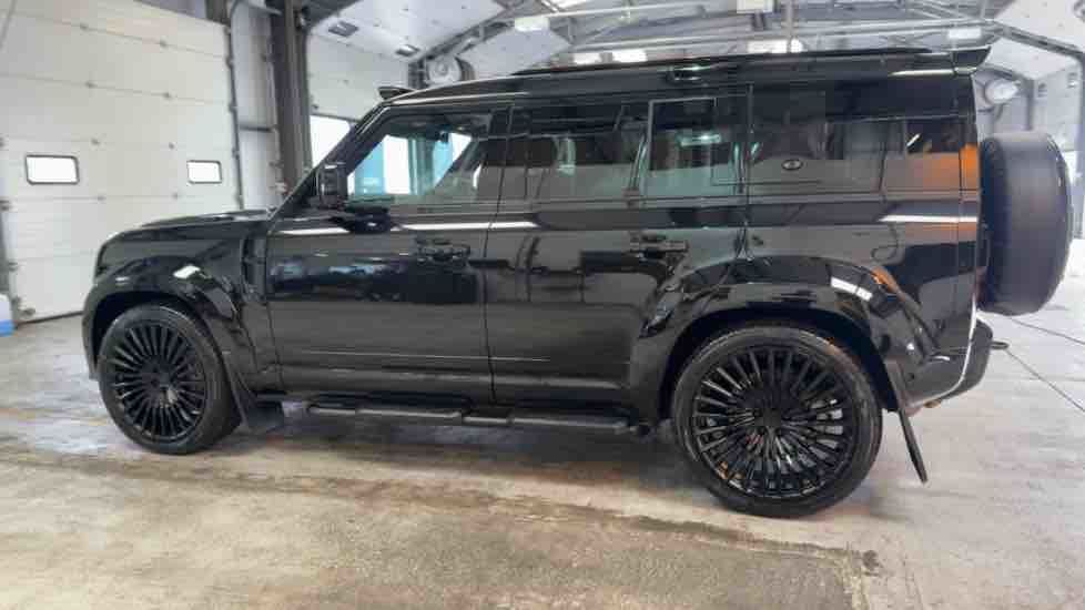 More views of Land Rover Defender 110