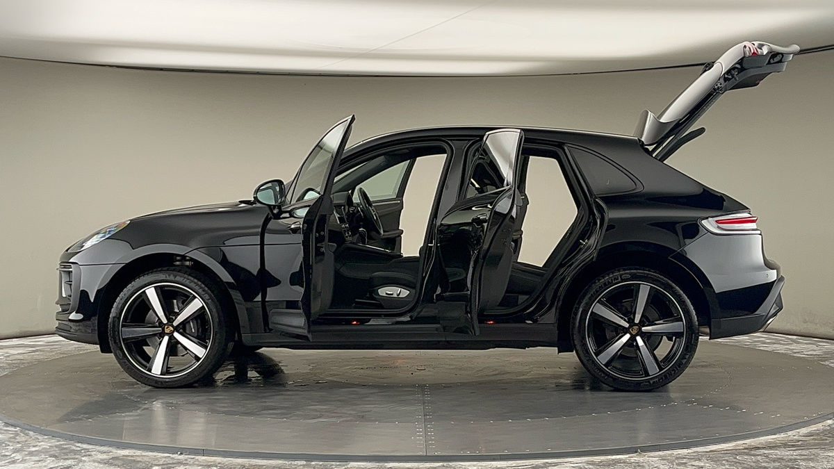 More views of Porsche Macan