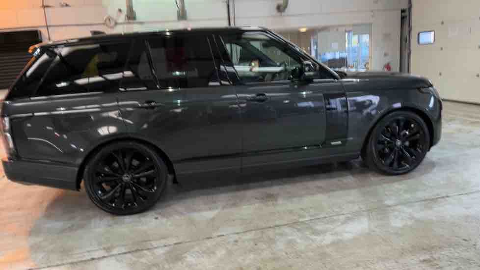 More views of Land Rover Range Rover
