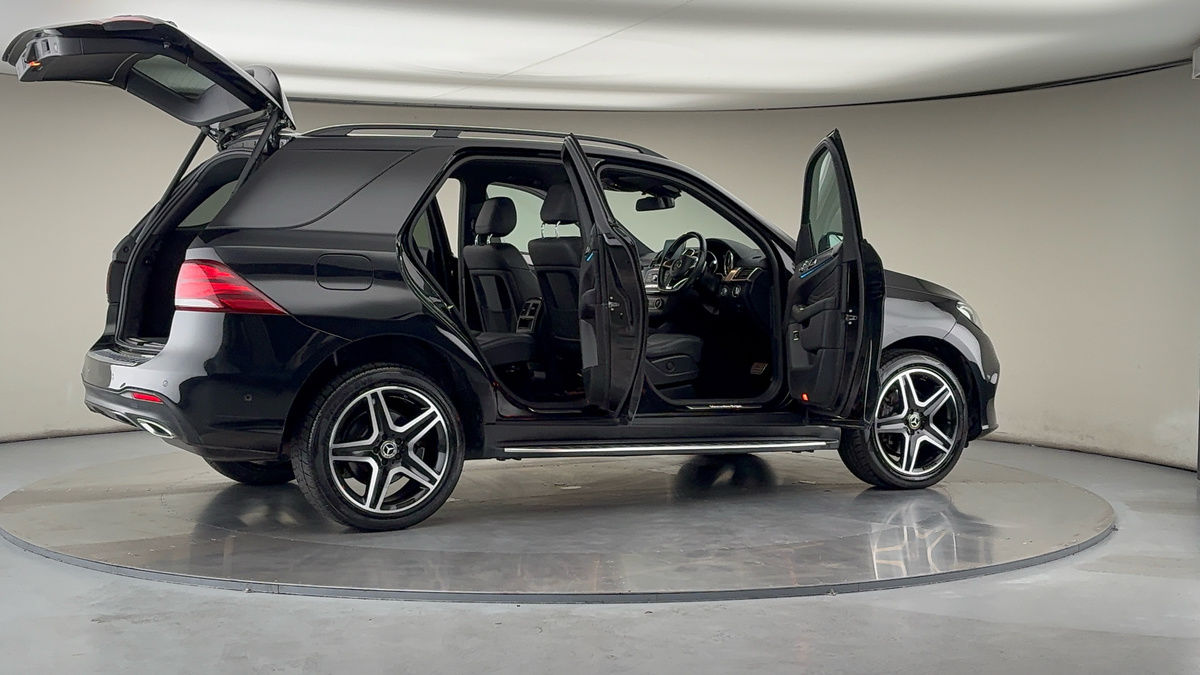 More views of Mercedes-Benz GLE