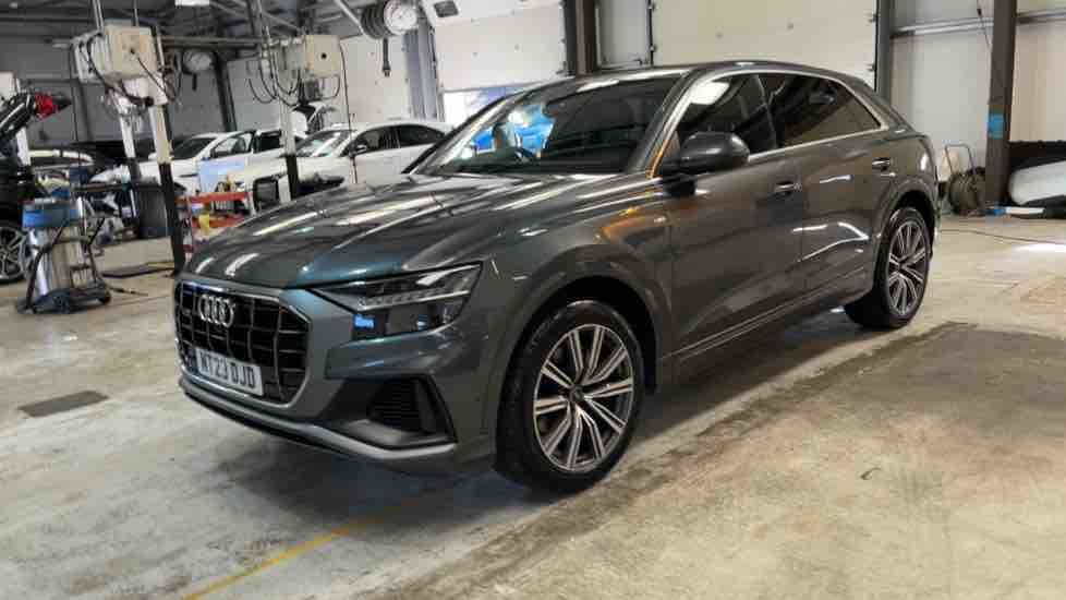 More views of Audi Q8