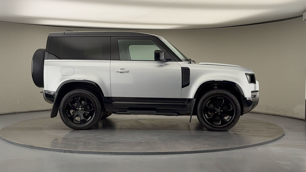 More views of Land Rover Defender 90