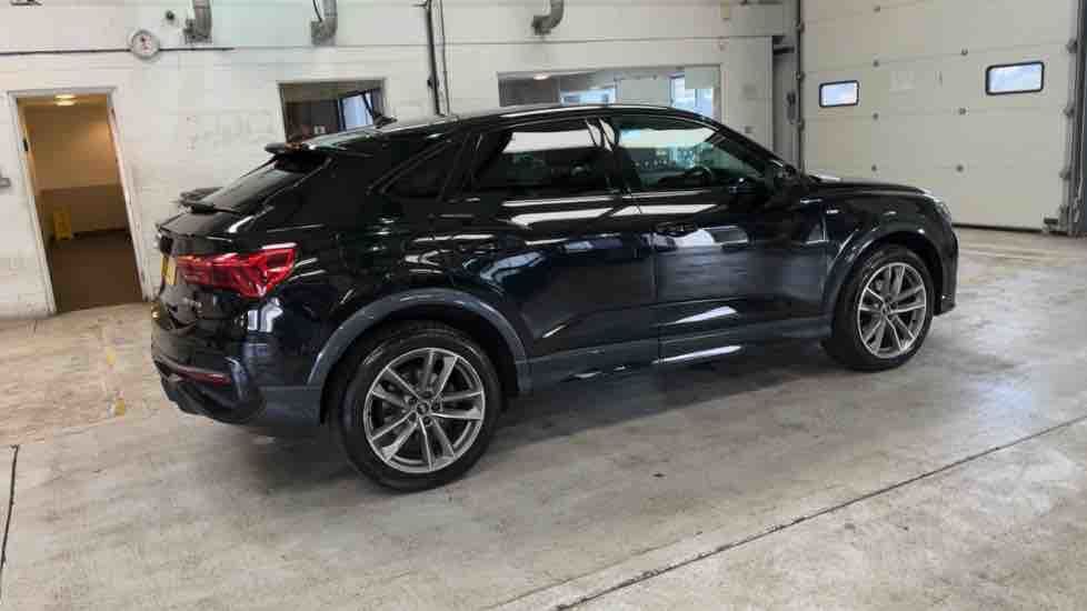 More views of Audi Q3