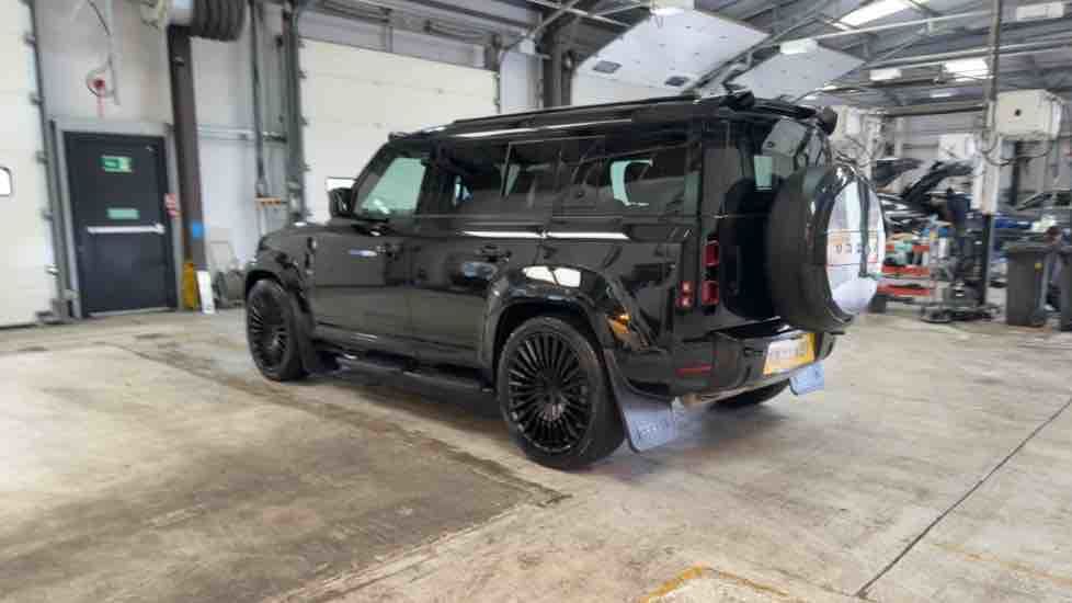 More views of Land Rover Defender 110