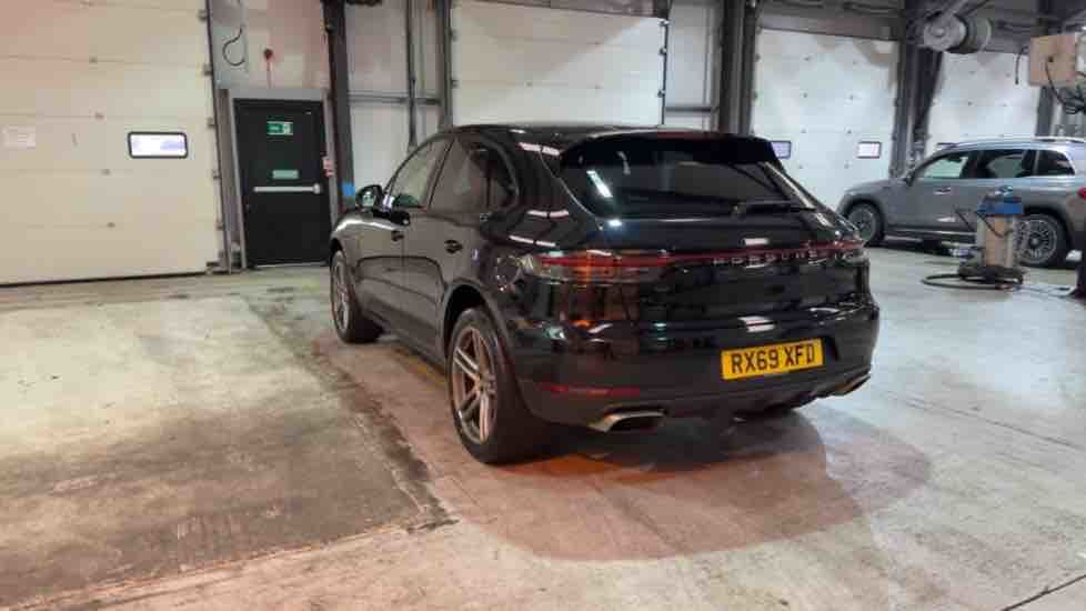 More views of Porsche Macan