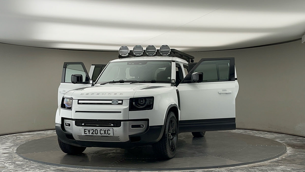 More views of Land Rover Defender 110