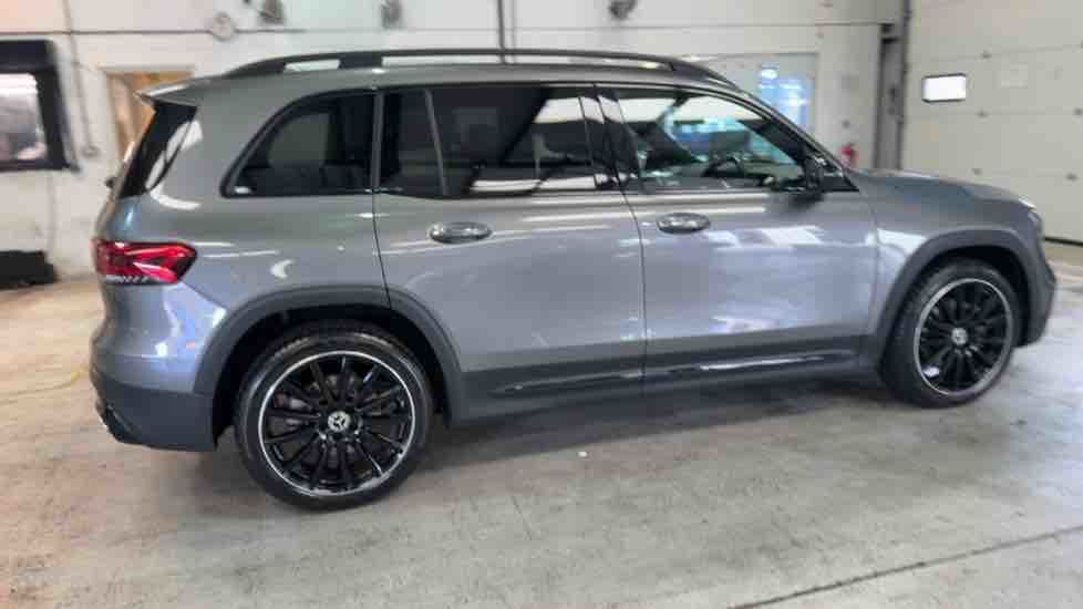 More views of Mercedes-Benz GLB
