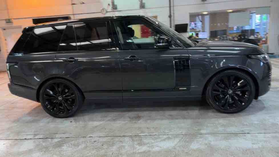 More views of Land Rover Range Rover