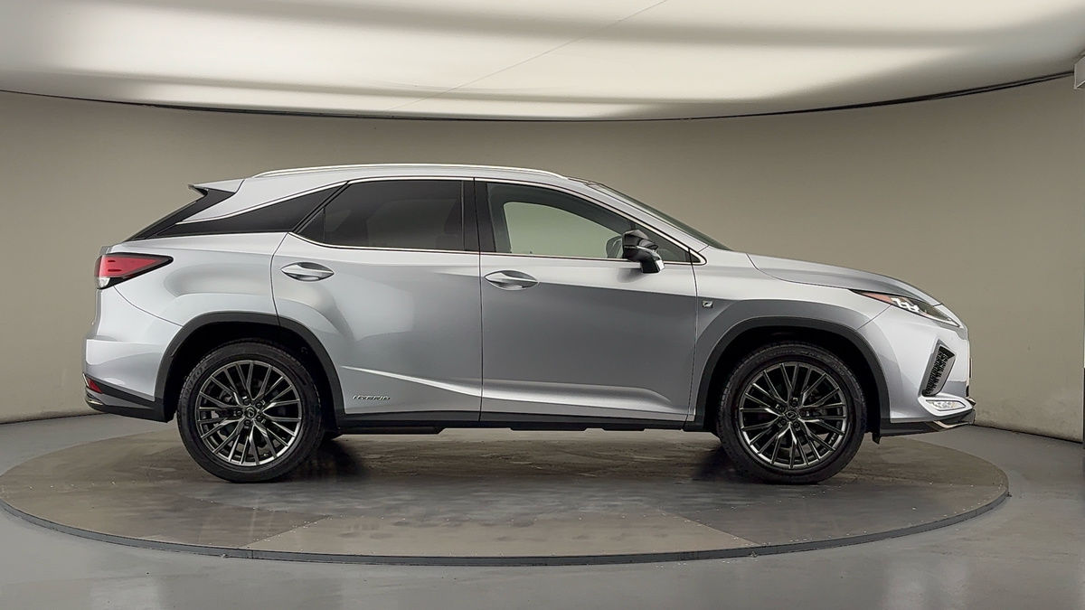 Lexus RX Image 16