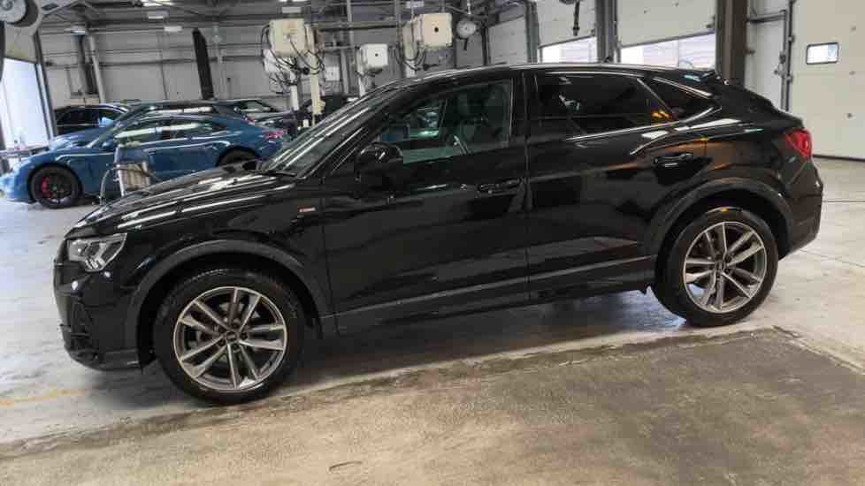 More views of Audi Q3