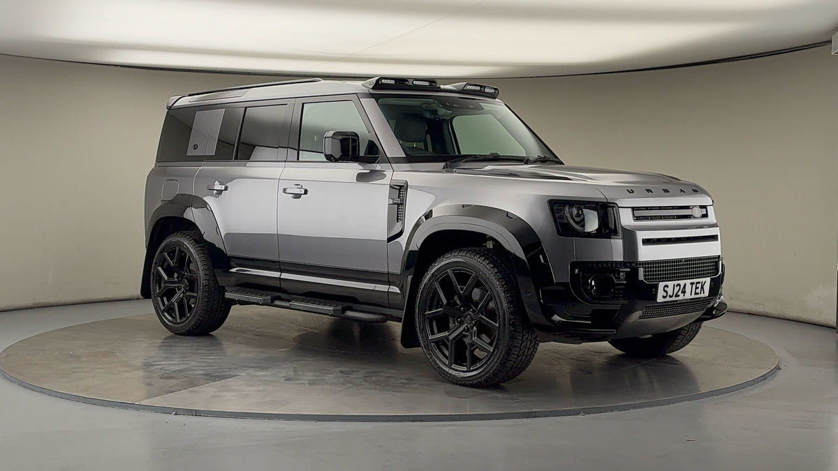 More views of Land Rover Defender 110