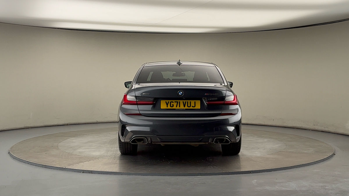 BMW 3 Series Image 4