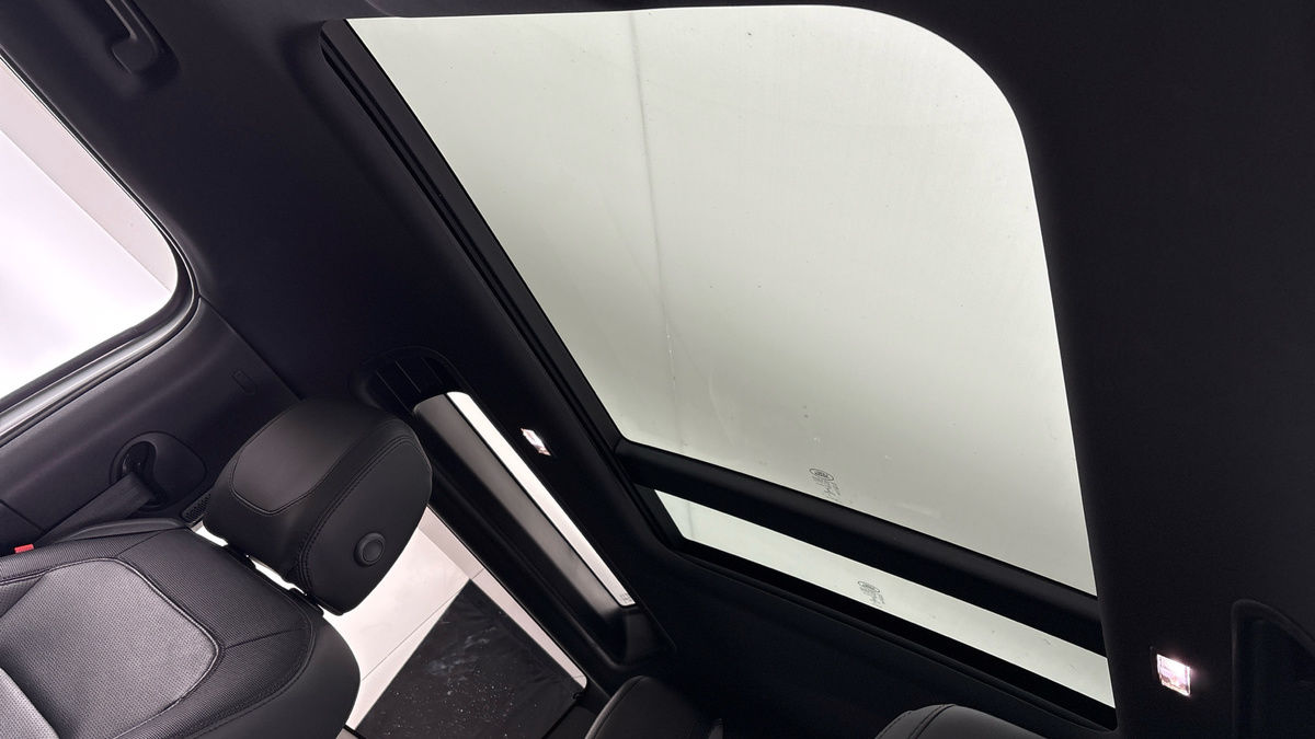 Land Rover Defender 90 Image 6