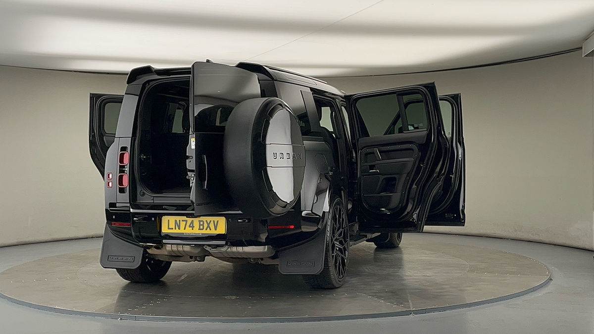 More views of Land Rover Defender 110