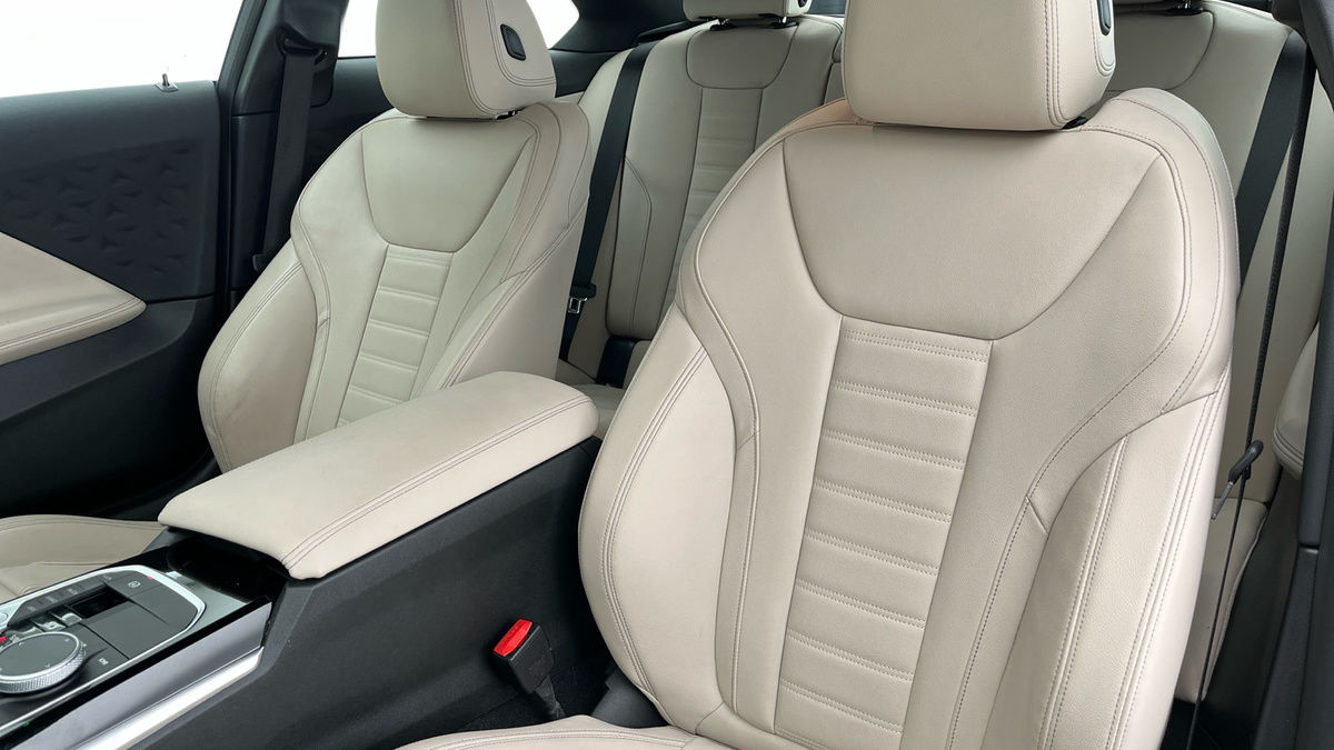 BMW 2 Series Image 7