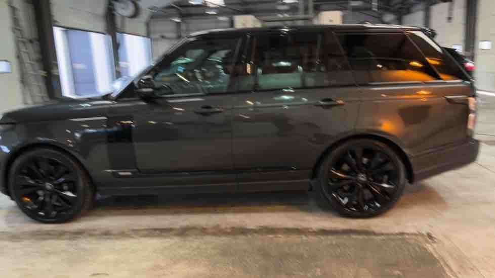More views of Land Rover Range Rover
