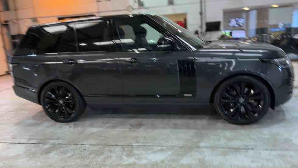 More views of Land Rover Range Rover
