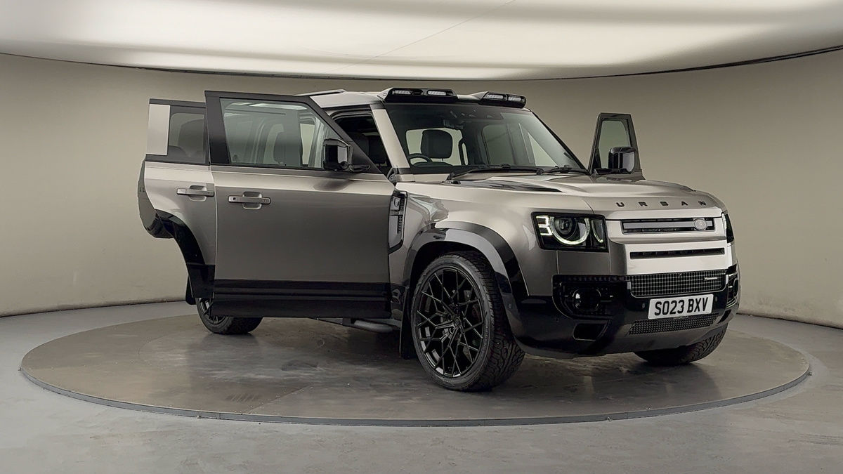 More views of Land Rover Defender 110