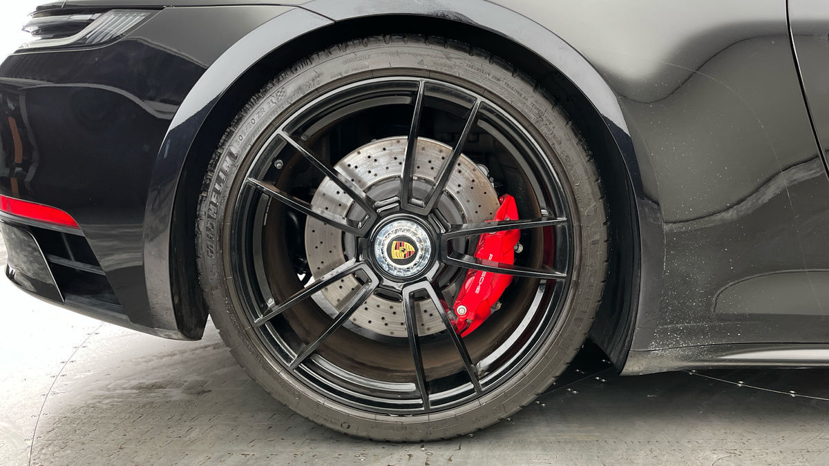 Porsche 911 Image 10