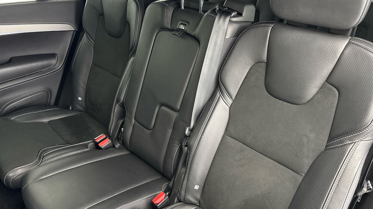 Volvo XC90 Image 8