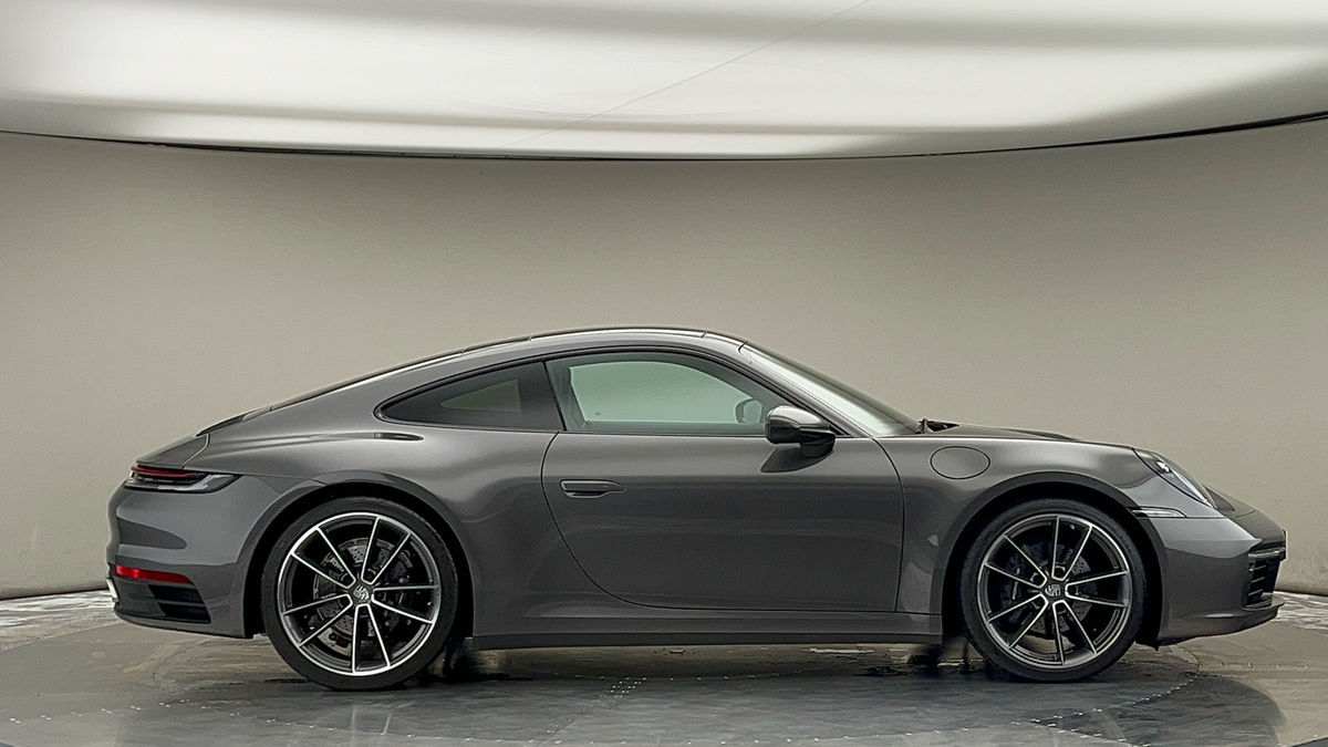 Porsche 911 Image 16