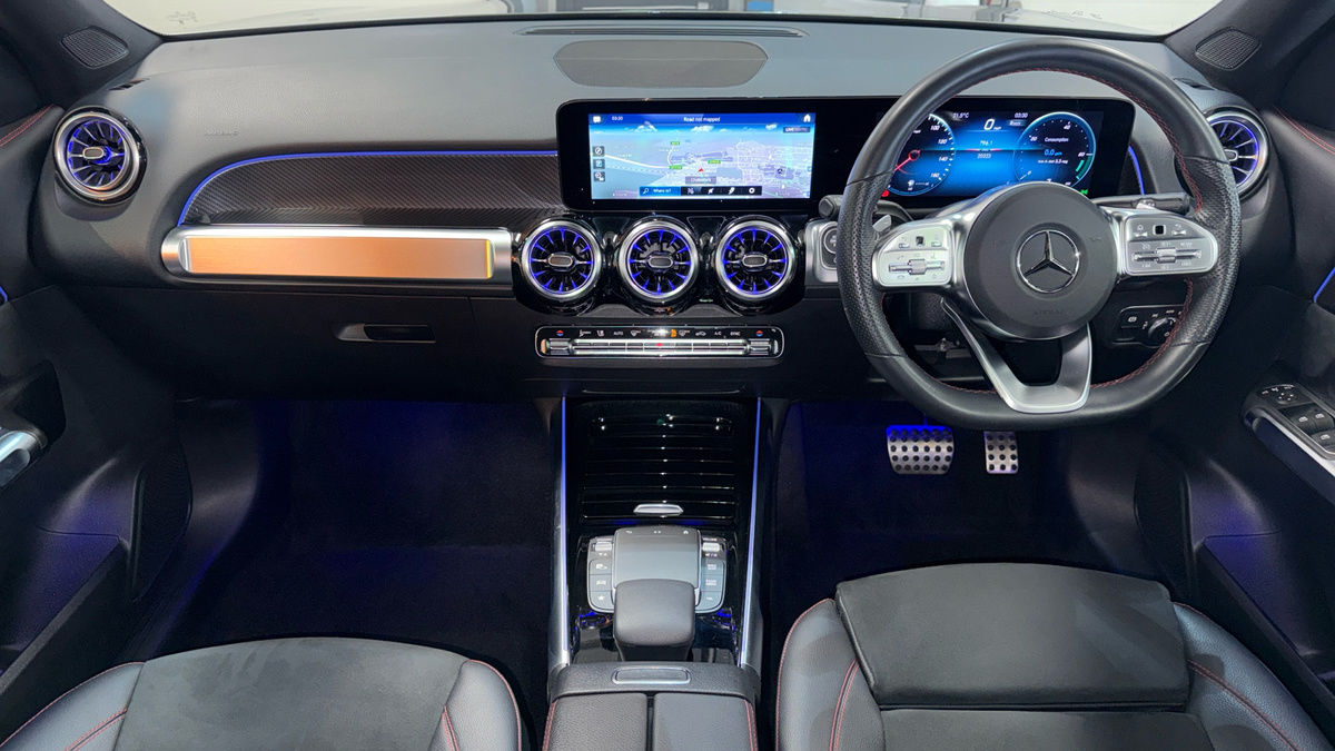 Mercedes-Benz GLB Image 12