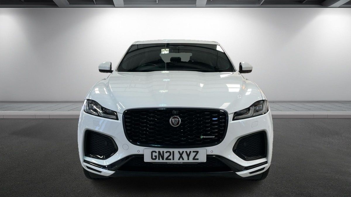 Jaguar F-PACE Image 3