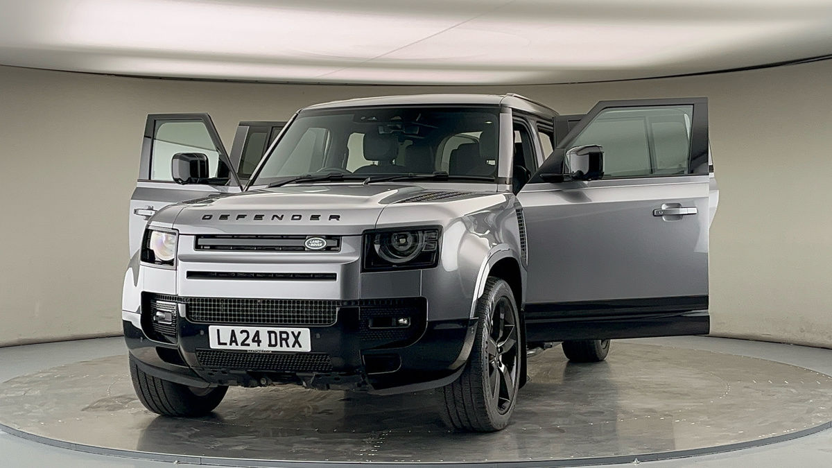 More views of Land Rover Defender 110